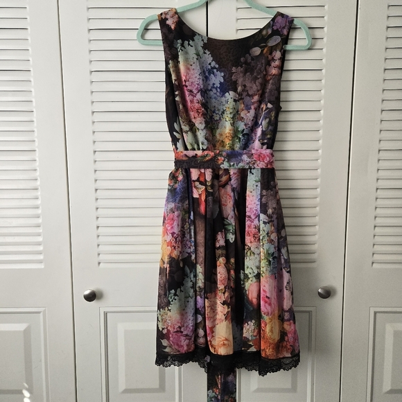 BETSEY JOHNSON Multicolor Floral Dress with belt  Size 6  #032 - Picture 1 of 9